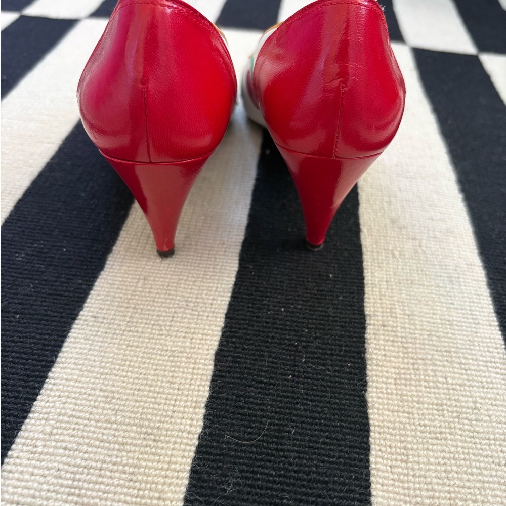 Vintage White Leather Pointed Pumps with Red Accents and Multicolor Dots - Picture 4 of 6